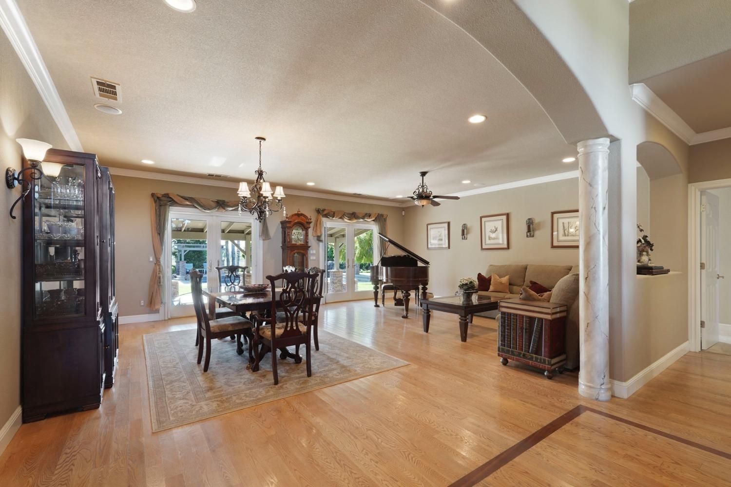 Detail Gallery Image 19 of 63 For 22947 N Samra Hayer Ln, Acampo,  CA 95220 - 4 Beds | 2/1 Baths