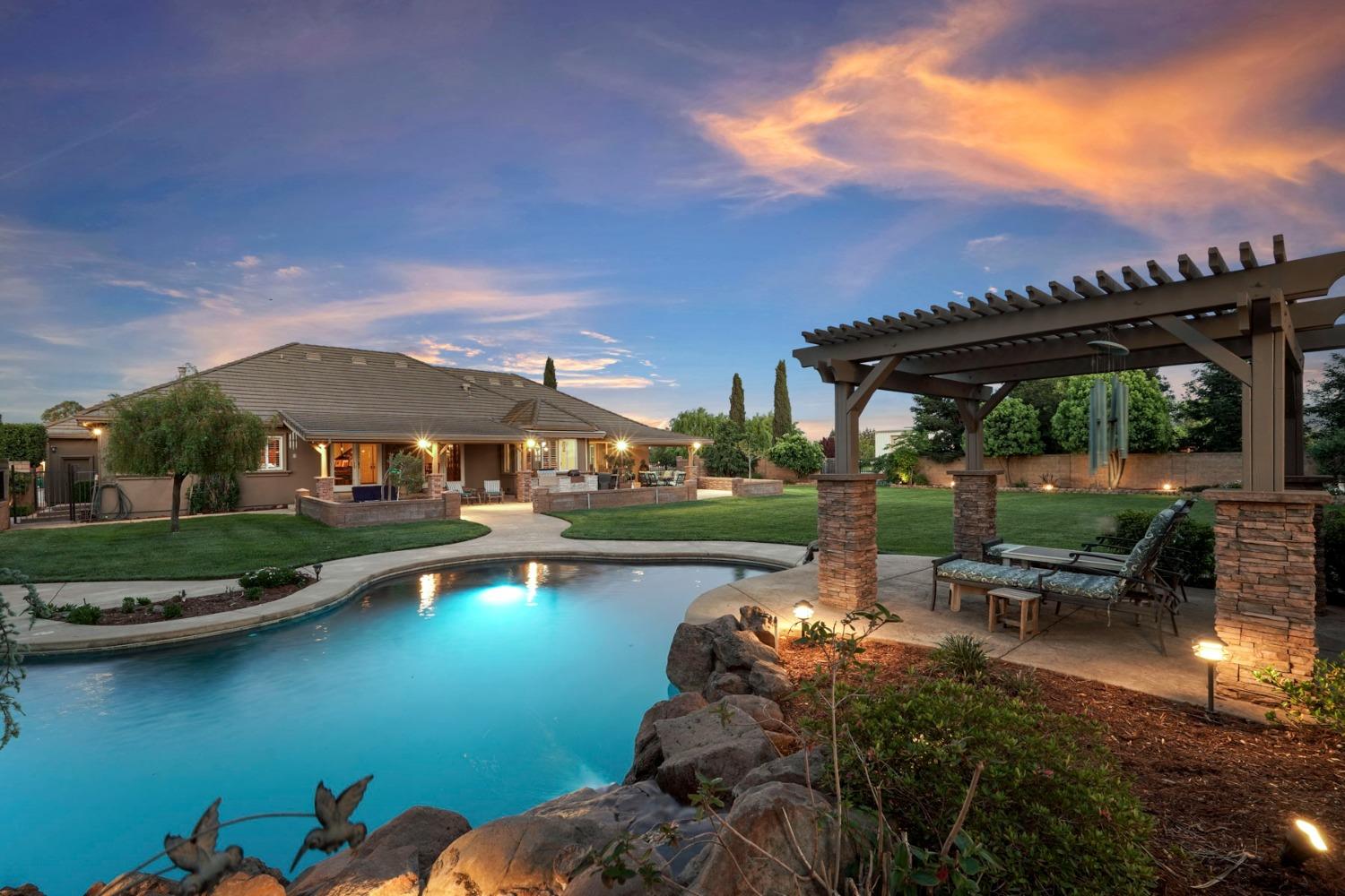 Detail Gallery Image 3 of 63 For 22947 N Samra Hayer Ln, Acampo,  CA 95220 - 4 Beds | 2/1 Baths