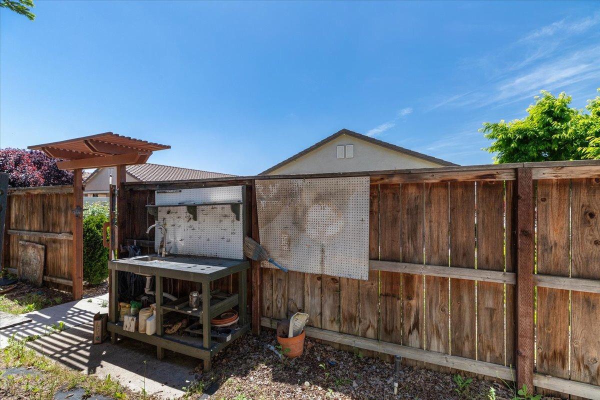 Detail Gallery Image 51 of 84 For 1377 Arbor Brook Dr, Manteca,  CA 95336 - 3 Beds | 2 Baths