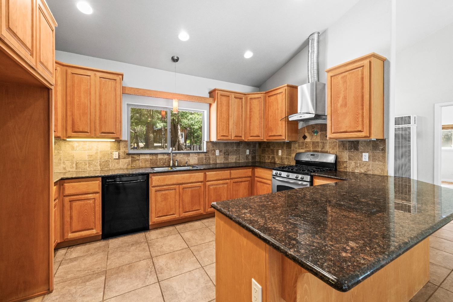 Detail Gallery Image 9 of 46 For 34460 Alta Bonnynook Rd, Alta,  CA 95701 - 2 Beds | 2 Baths