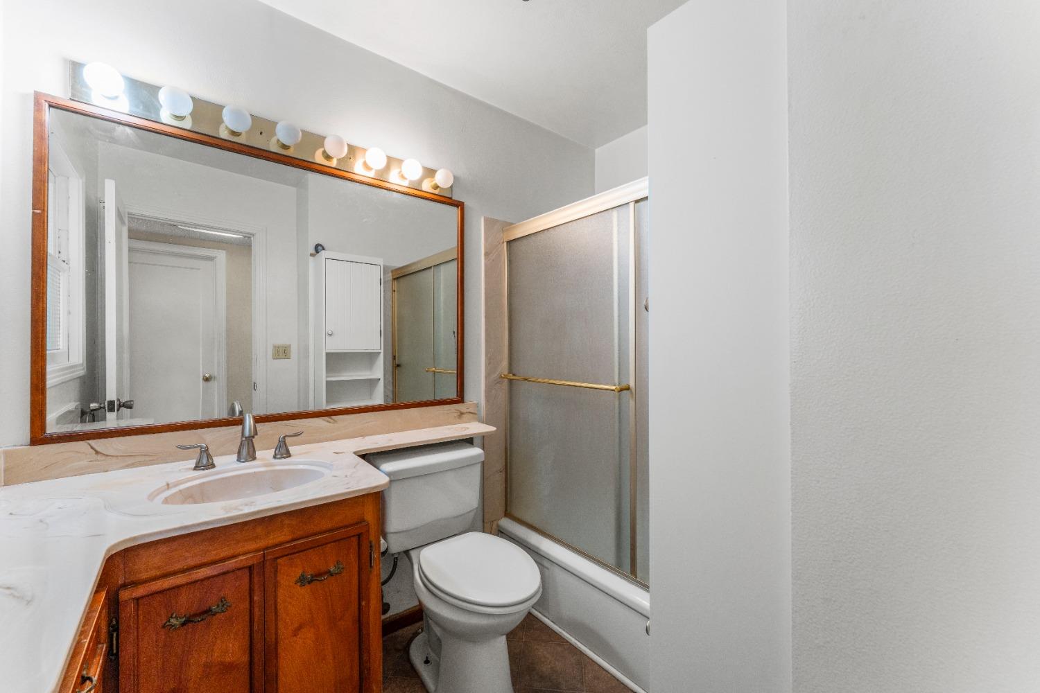 Detail Gallery Image 16 of 33 For 5936 11th Ave, Sacramento,  CA 95820 - 3 Beds | 1 Baths
