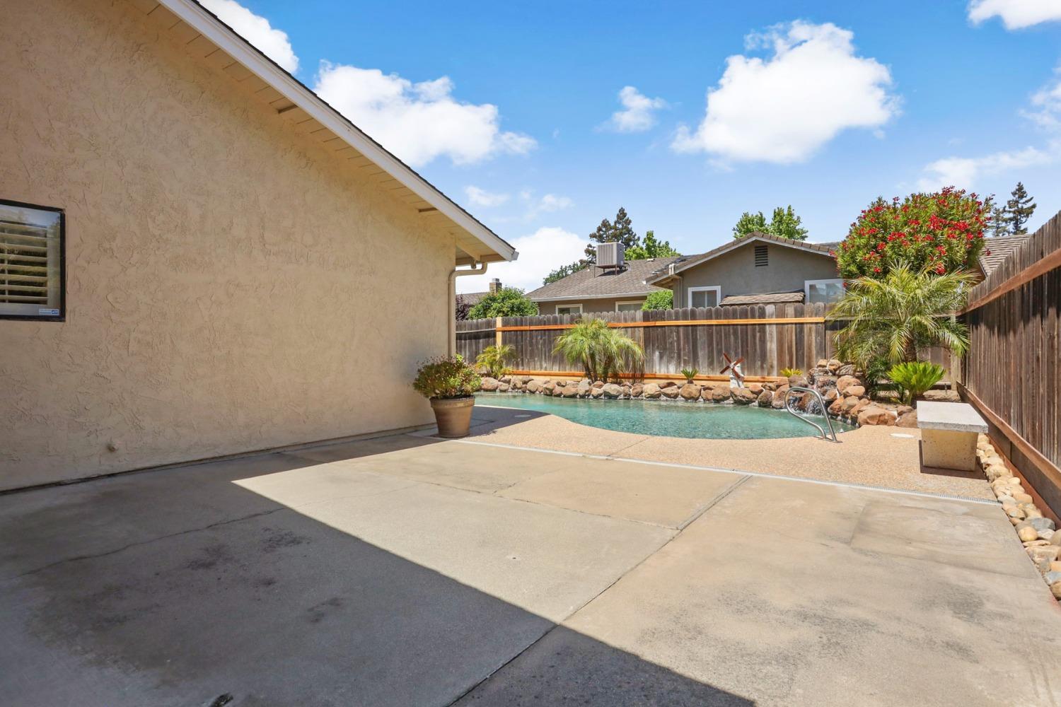 Detail Gallery Image 43 of 62 For 2909 Estate Dr, Stockton,  CA 95209 - 4 Beds | 2 Baths