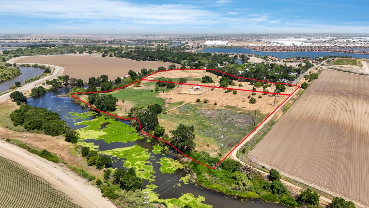 Detail Gallery Image 2 of 27 For 1390 Williamson Rd, Manteca,  CA 95337 - 3 Beds | 1 Baths