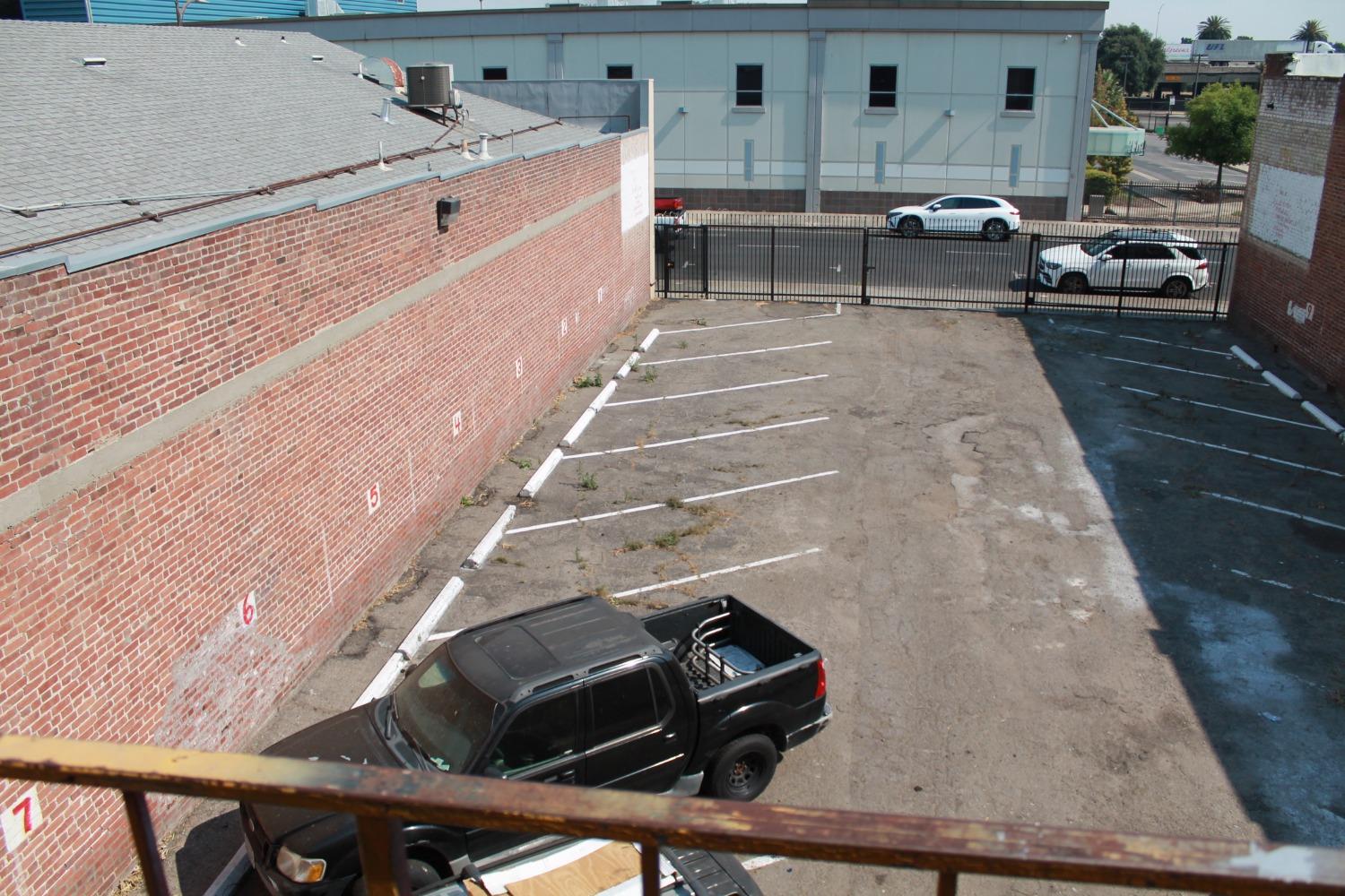 Detail Gallery Image 2 of 30 For 28 S American St, Stockton,  CA 95202 - – Beds | – Baths