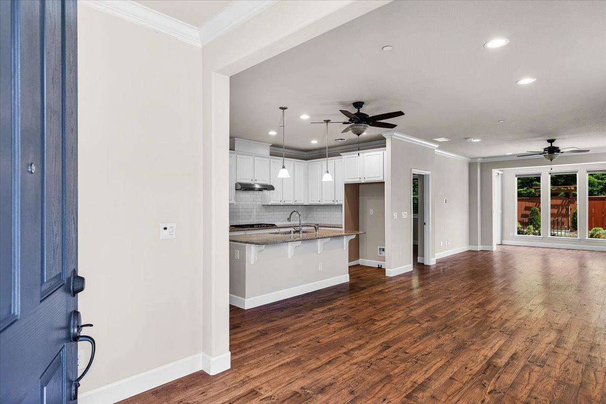 Detail Gallery Image 6 of 84 For 1377 Arbor Brook Dr, Manteca,  CA 95336 - 3 Beds | 2 Baths