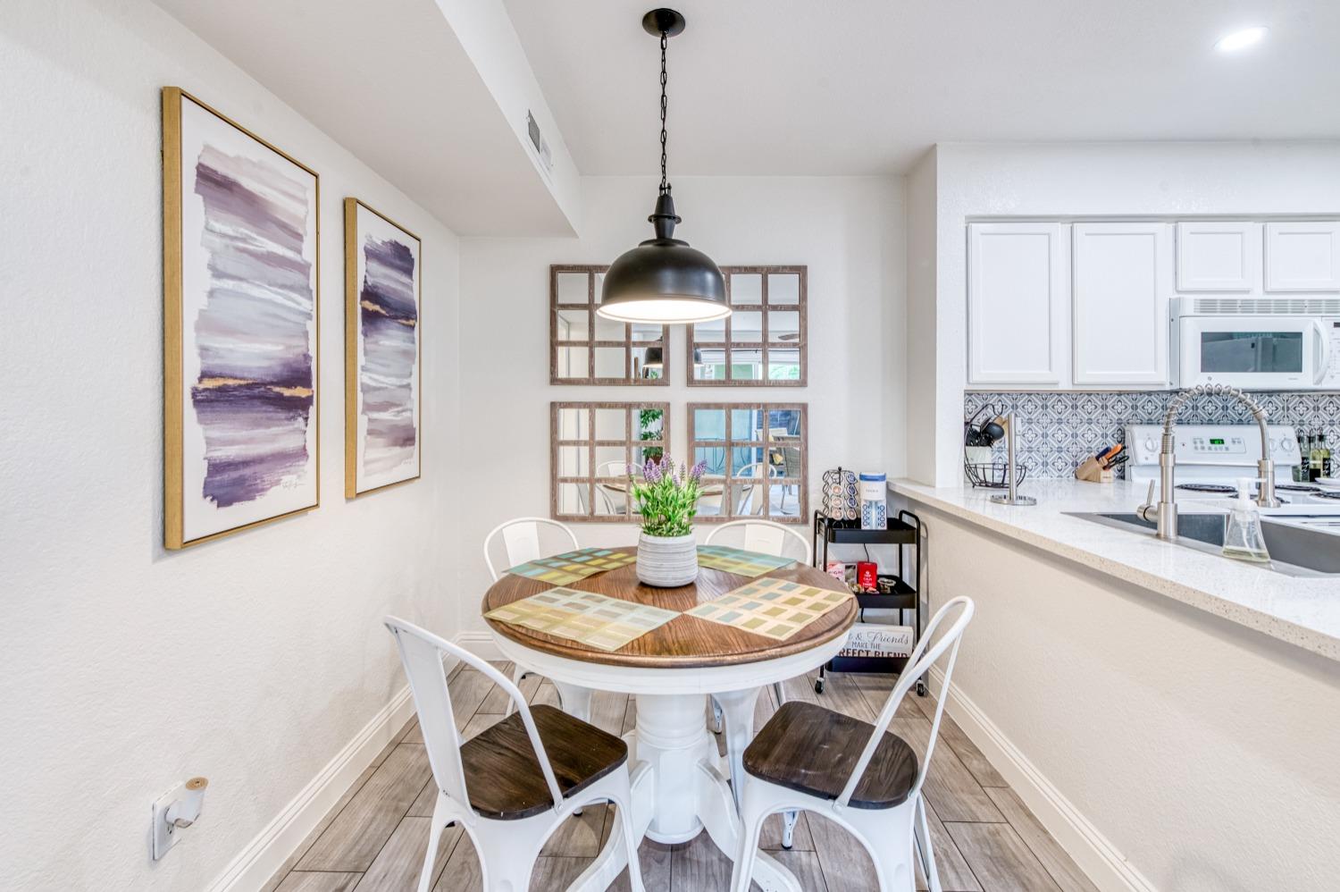 Detail Gallery Image 7 of 25 For 2881 Huntington Blvd #116,  Fresno,  CA 93721 - 1 Beds | 1 Baths