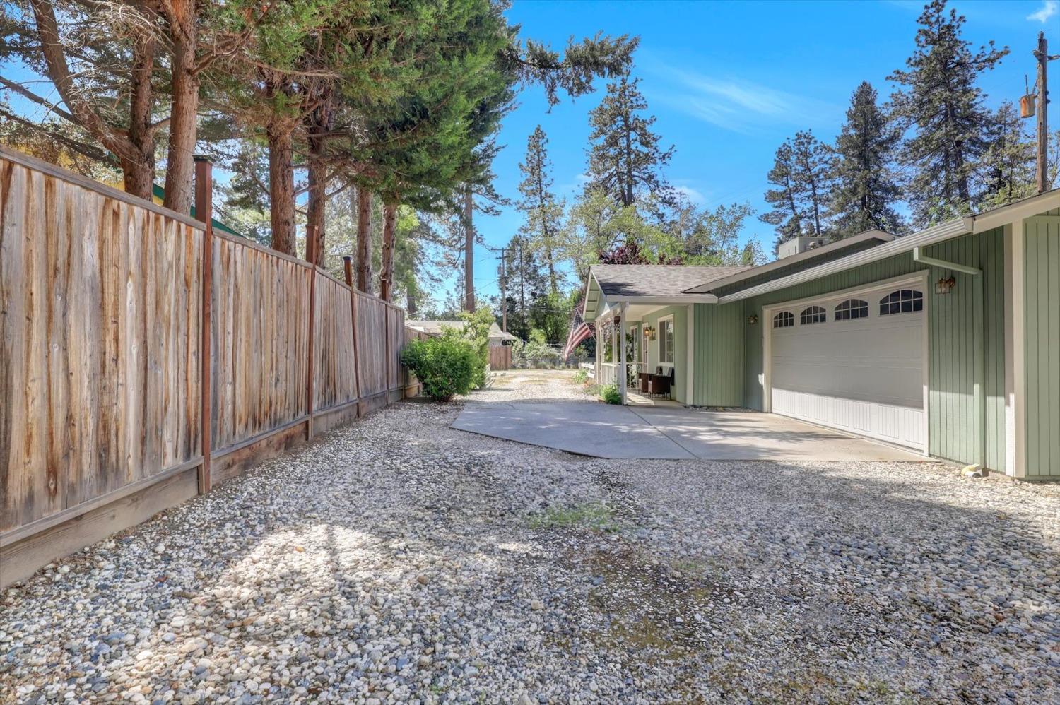 June Drive, Grass Valley, California image 34