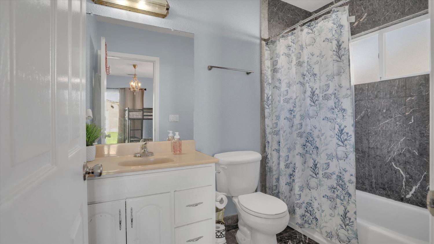 Detail Gallery Image 11 of 19 For 1175 Whitton Ave, San Jose,  CA 95116 - 3 Beds | 3 Baths