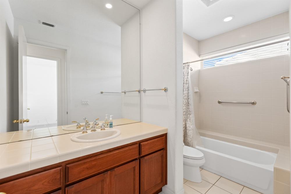 Detail Gallery Image 39 of 56 For 9608 Golf Course Ln, Elk Grove,  CA 95758 - 2 Beds | 2 Baths