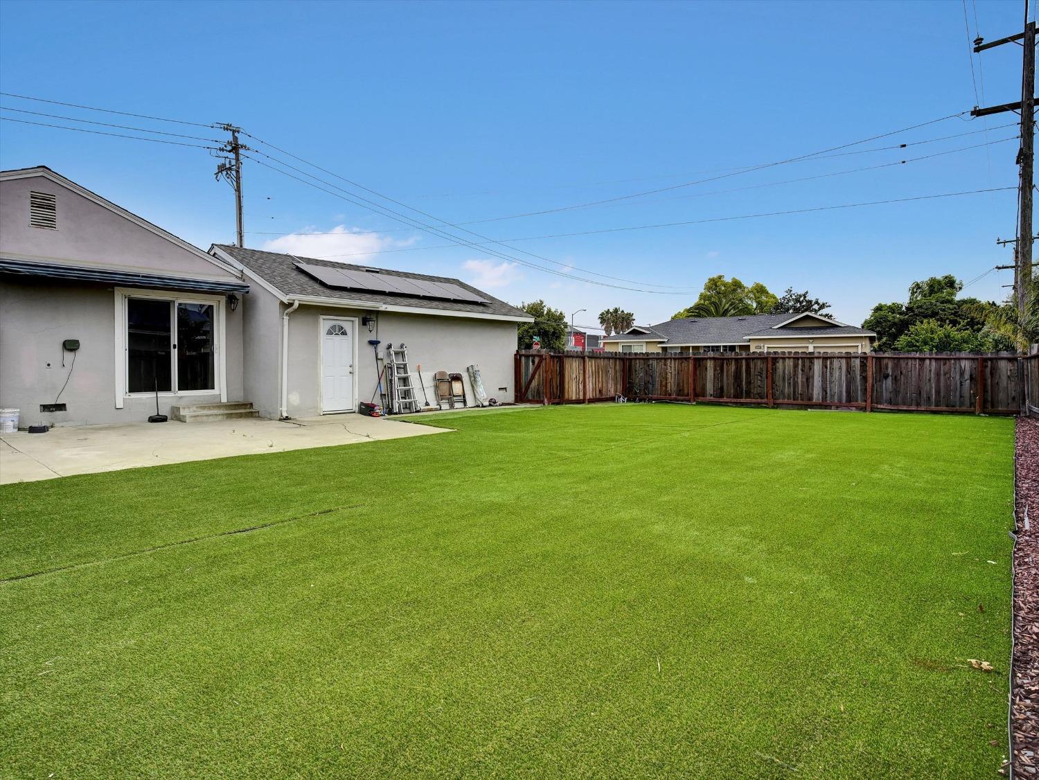 Pine Street, Manteca, California image 33