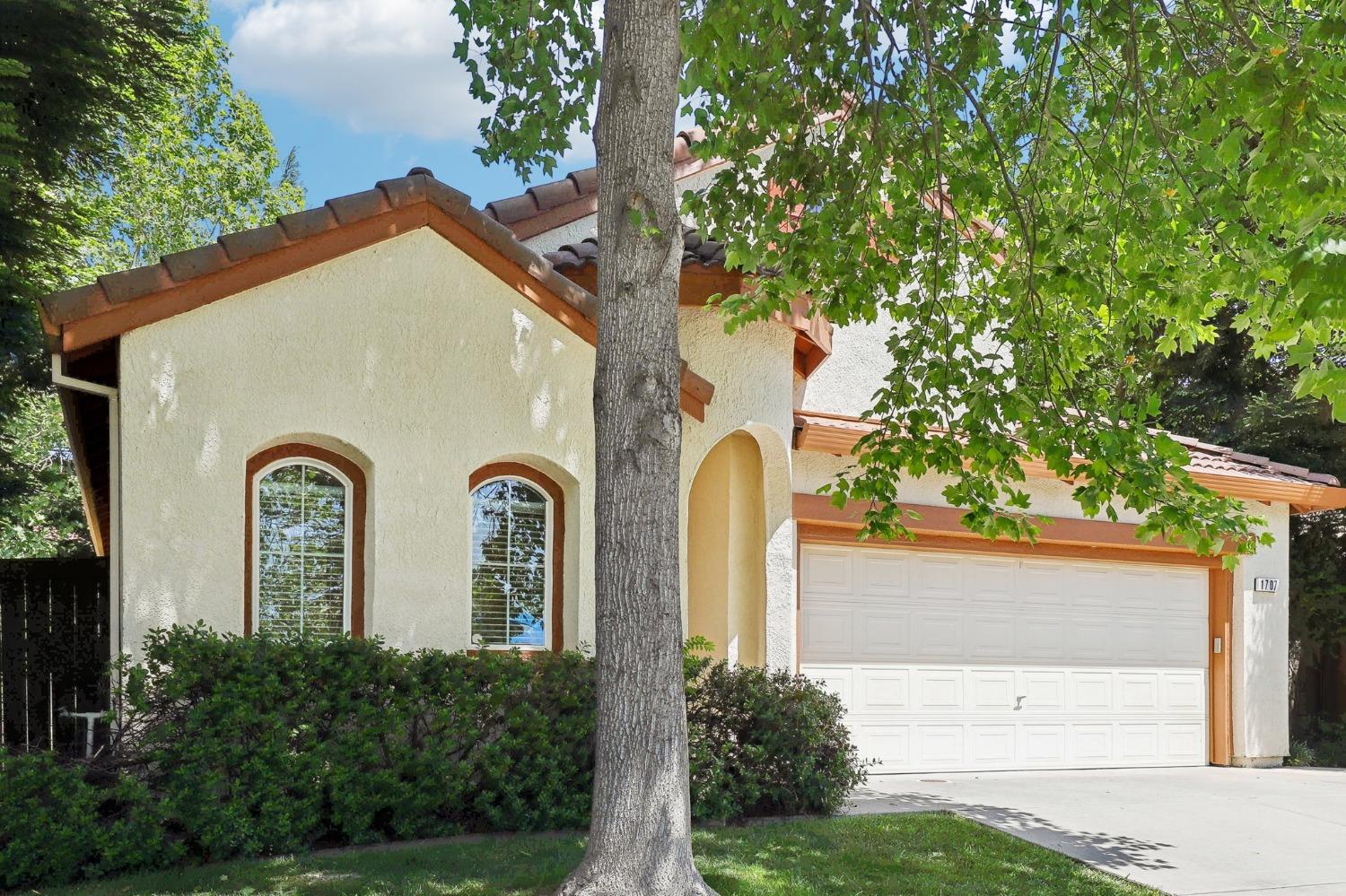 Detail Gallery Image 2 of 43 For 1707 Danbrook Dr, Sacramento,  CA 95835 - 3 Beds | 2 Baths