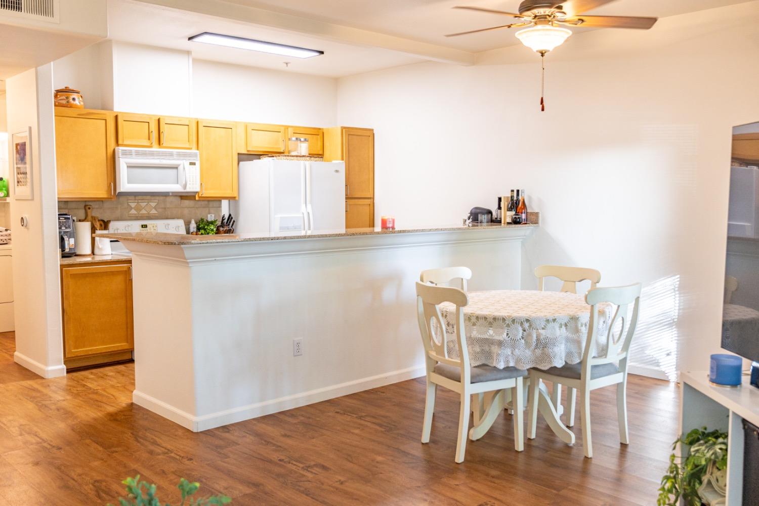 Photo #6: 225057802 Listing: Photo #6