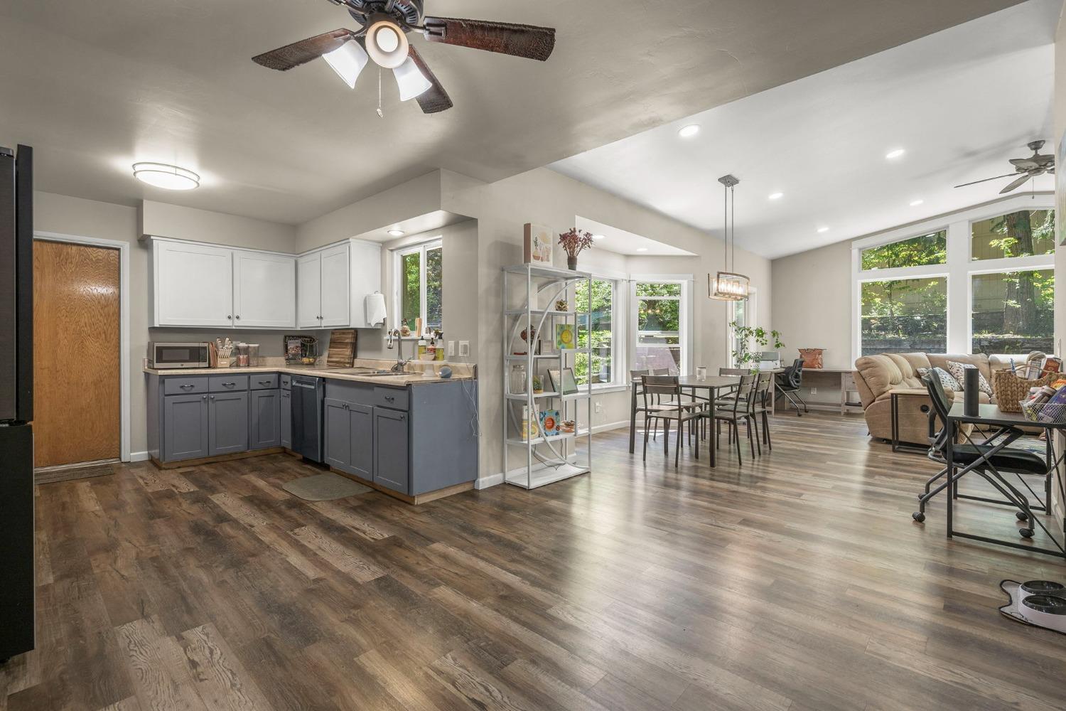 Detail Gallery Image 8 of 23 For 373 Alder St, Quincy,  CA 95971 - 3 Beds | 2 Baths