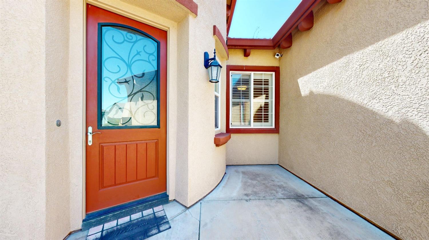 Detail Gallery Image 3 of 35 For 804 Freedom Point Way, Manteca,  CA 95336 - 3 Beds | 2/1 Baths