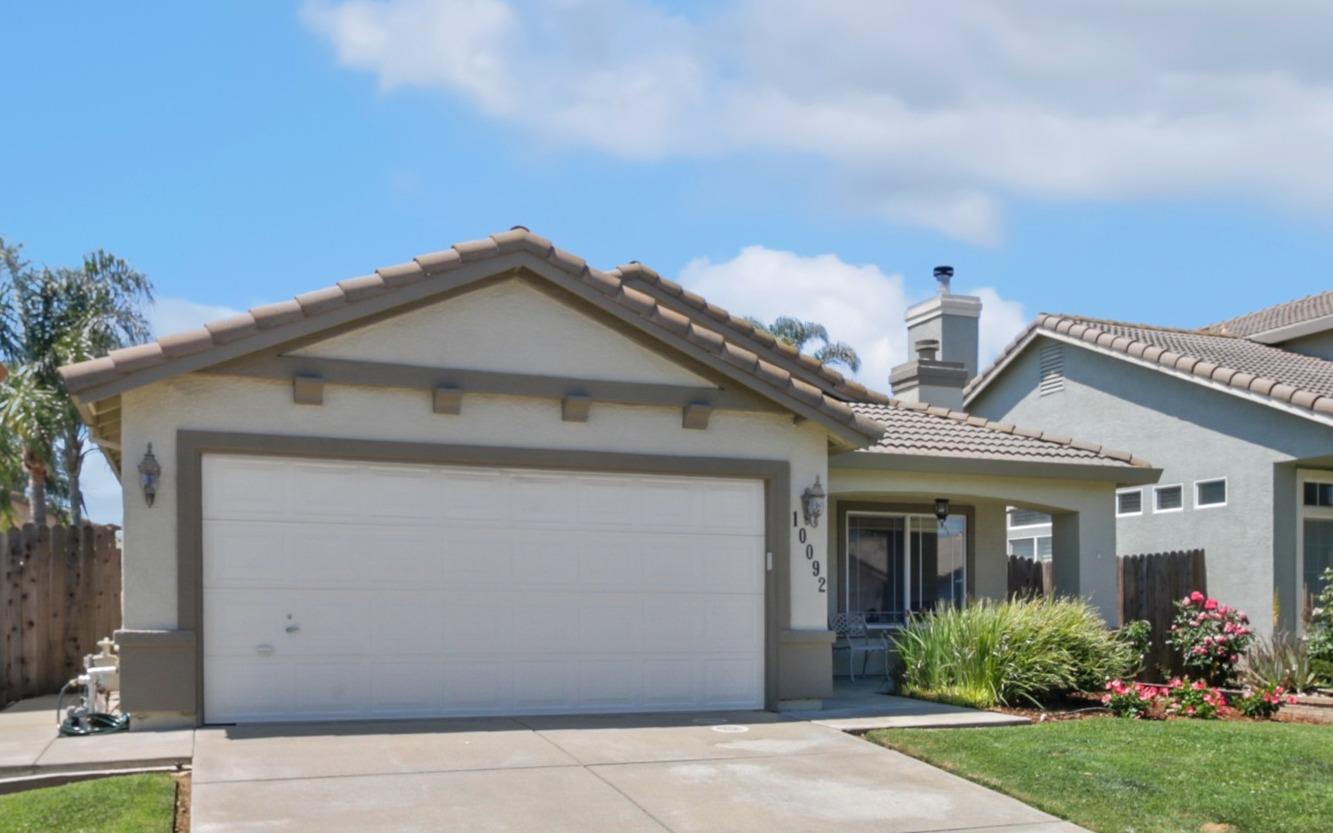 Detail Gallery Image 1 of 57 For 10092 Teddington Way, Elk Grove,  CA 95624 - 3 Beds | 2 Baths