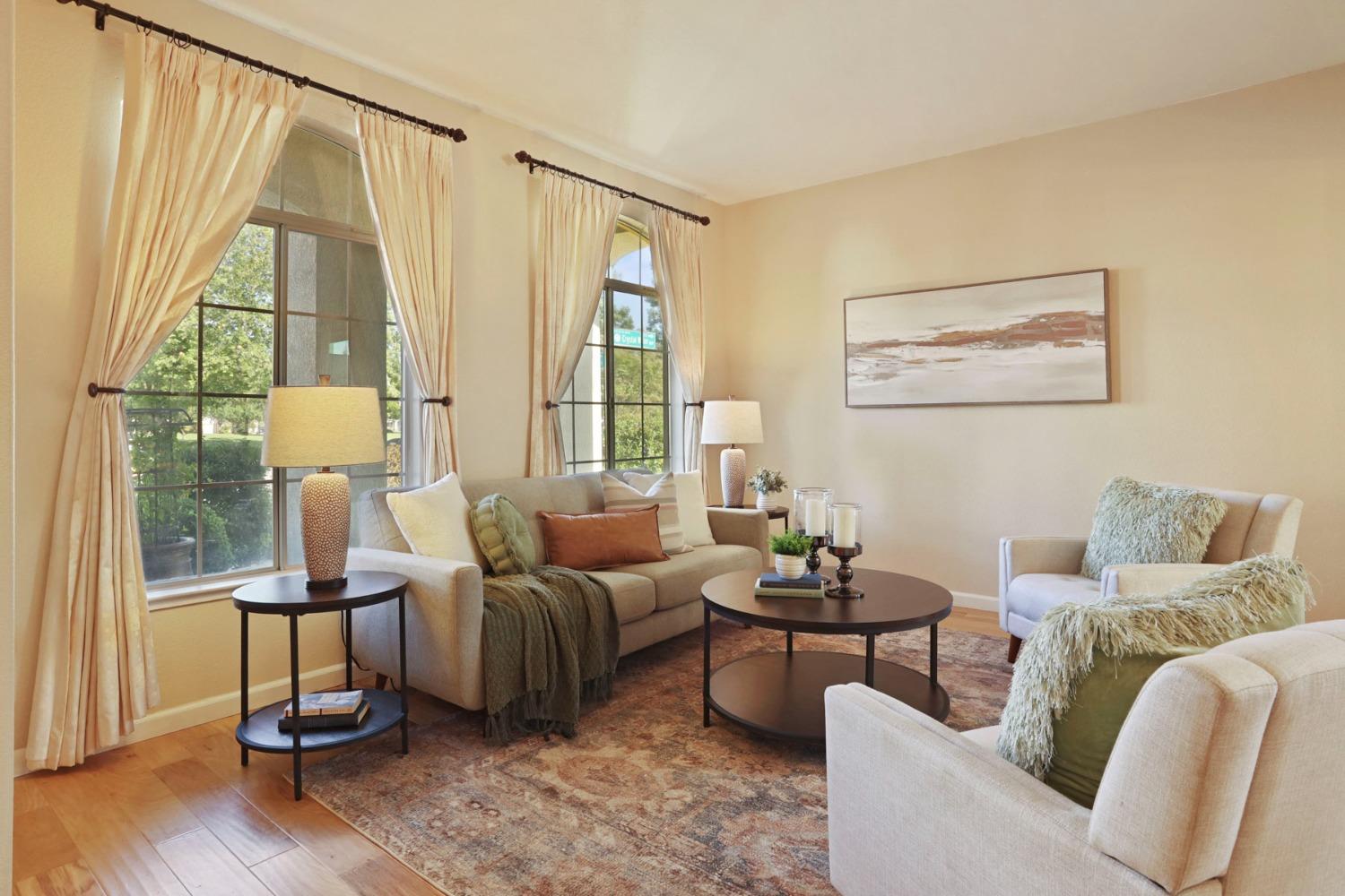 Detail Gallery Image 8 of 65 For 9572 Crystal Water Way, Elk Grove,  CA 95624 - 6 Beds | 4/1 Baths