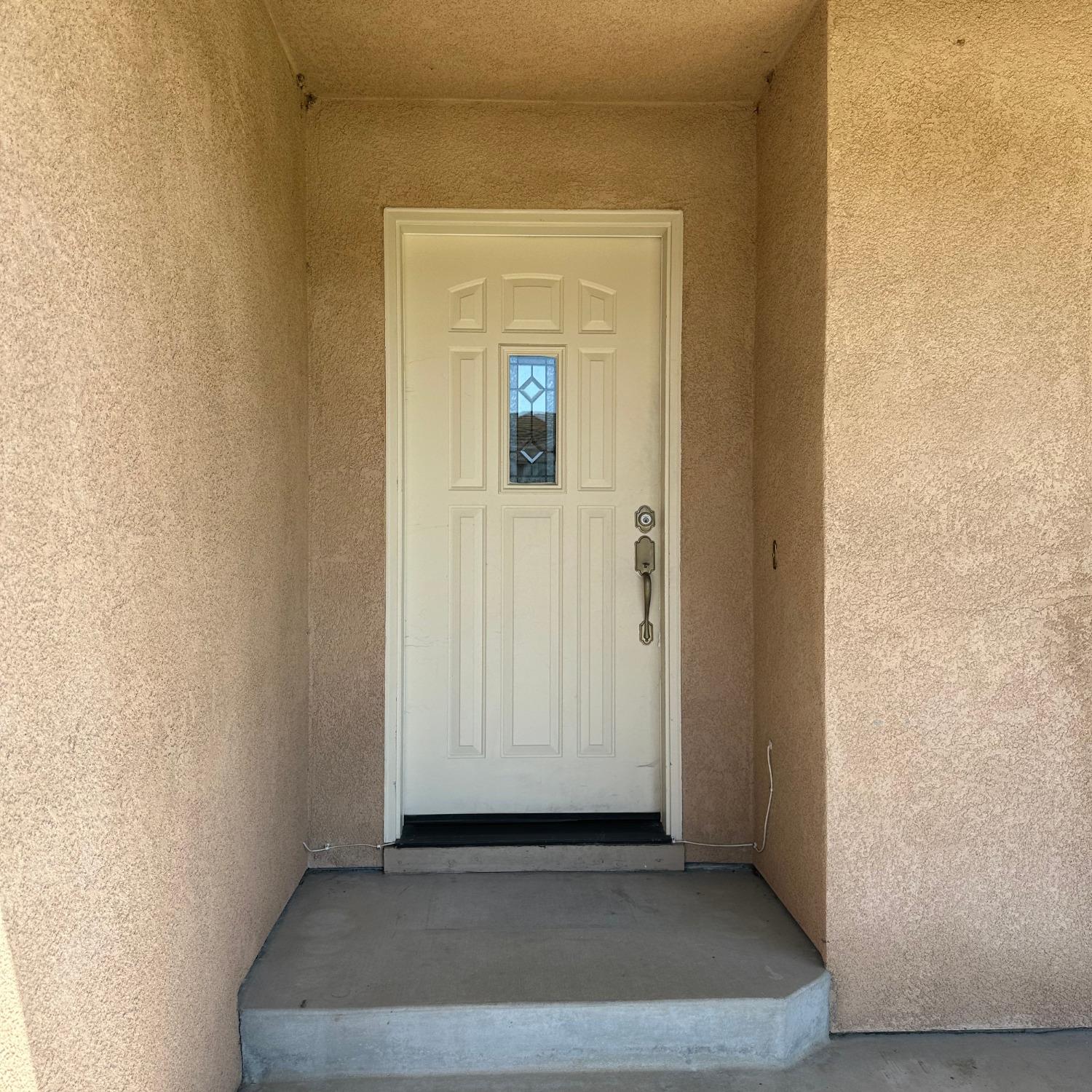 Detail Gallery Image 5 of 23 For 2316 Thaddeous Ct, Escalon,  CA 95320 - 3 Beds | 2/1 Baths