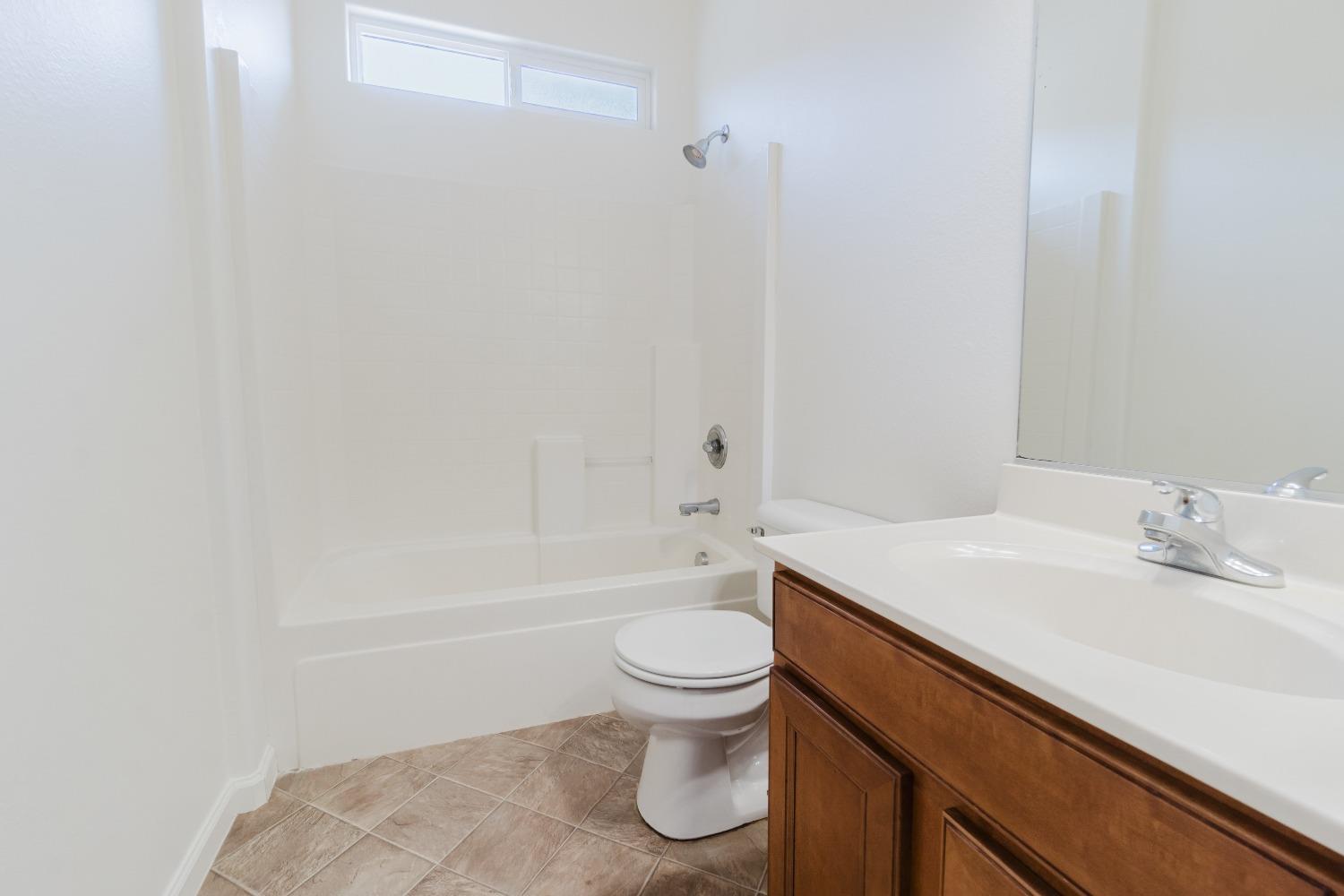 Detail Gallery Image 19 of 25 For 10931 Dutch Tulip Dr, Stockton,  CA 95209 - 4 Beds | 2/1 Baths