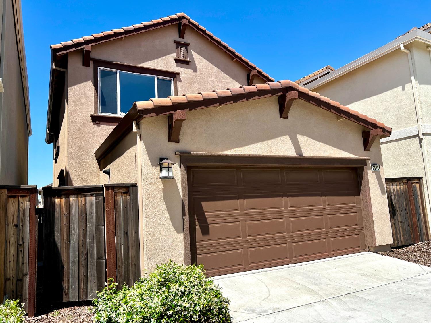 Detail Gallery Image 24 of 29 For 2542 Natomas Crossing Dr, Sacramento,  CA 95834 - 3 Beds | 2/1 Baths