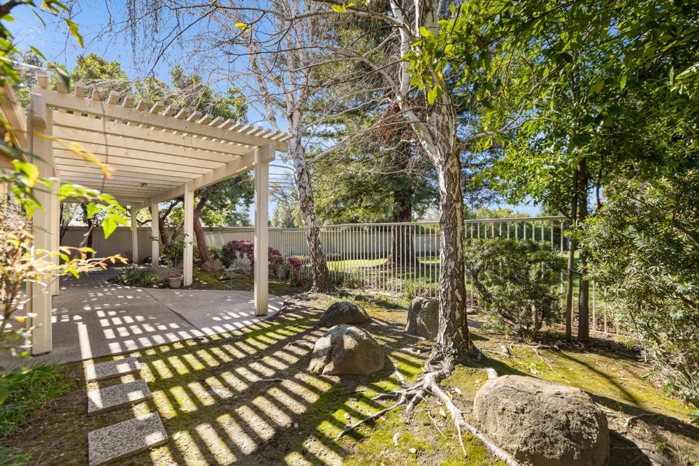 Detail Gallery Image 43 of 56 For 9608 Golf Course Ln, Elk Grove,  CA 95758 - 2 Beds | 2 Baths