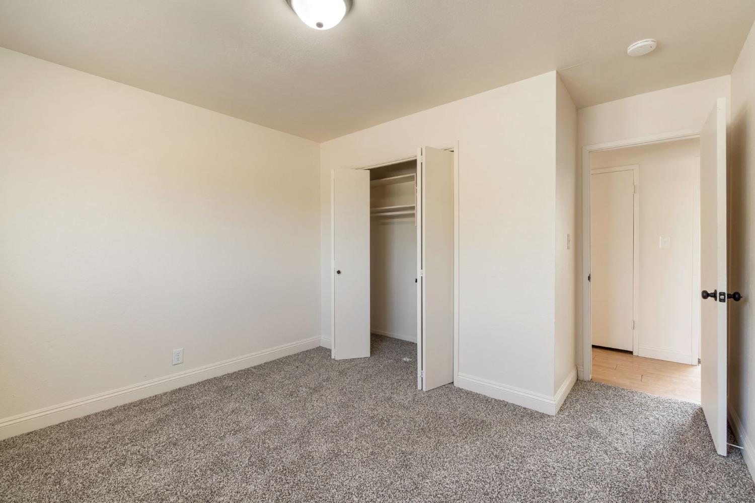 Detail Gallery Image 23 of 39 For 2738 S Fairway Ct, Visalia,  CA 93277 - 4 Beds | 2/1 Baths