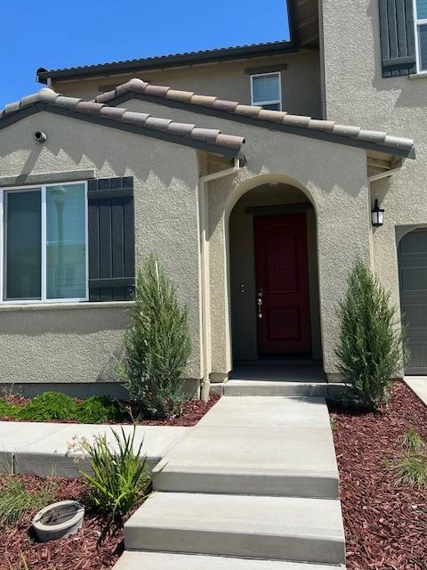 Detail Gallery Image 4 of 44 For 5628 Kusnick Ave, Tracy,  CA 95375 - 5 Beds | 3/1 Baths