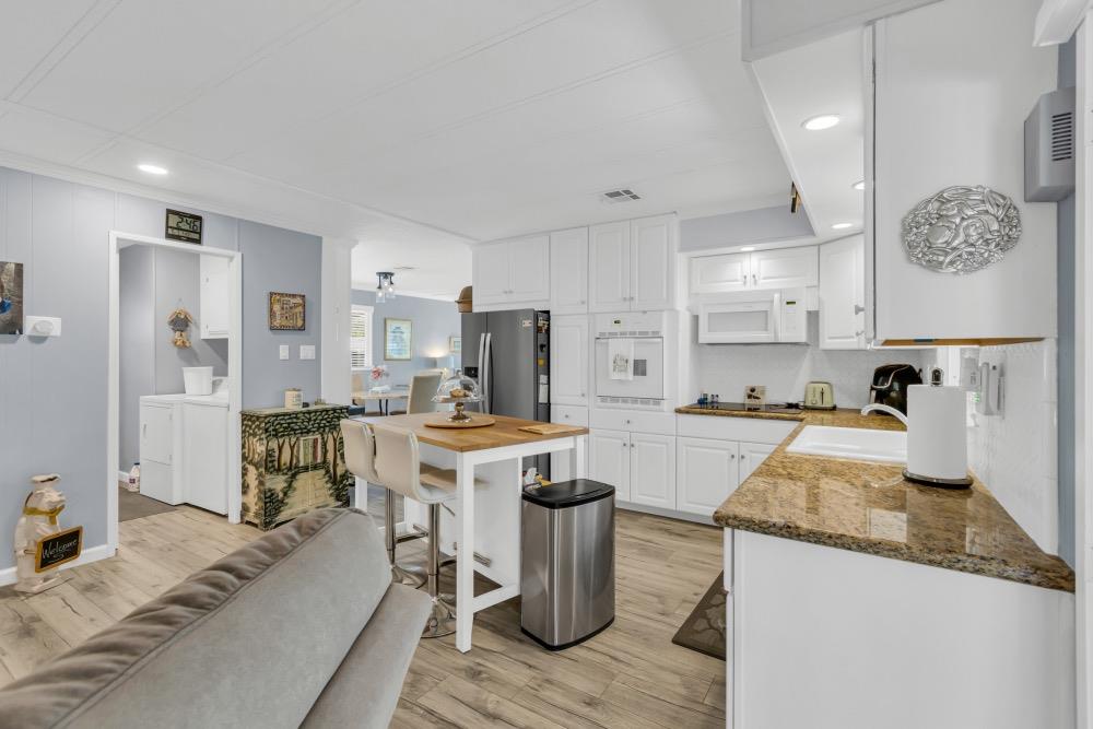 Detail Gallery Image 32 of 63 For 198 Shadowbrook Dr, Folsom,  CA 95630 - 2 Beds | 2 Baths