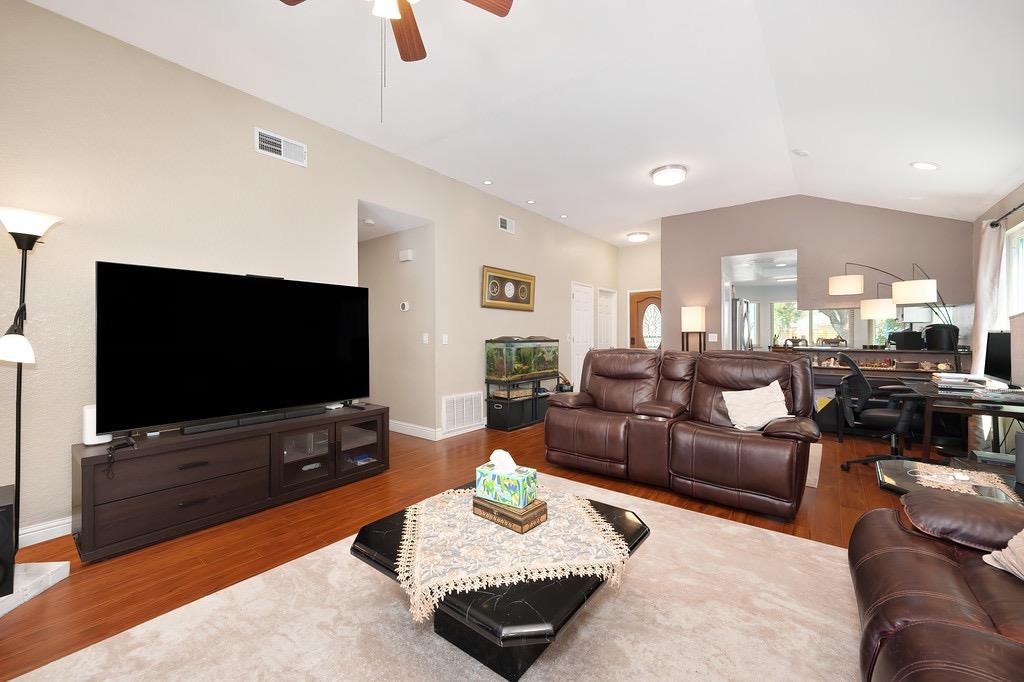 Detail Gallery Image 12 of 33 For 3928 Little Rock Dr, Antelope,  CA 95843 - 3 Beds | 2 Baths