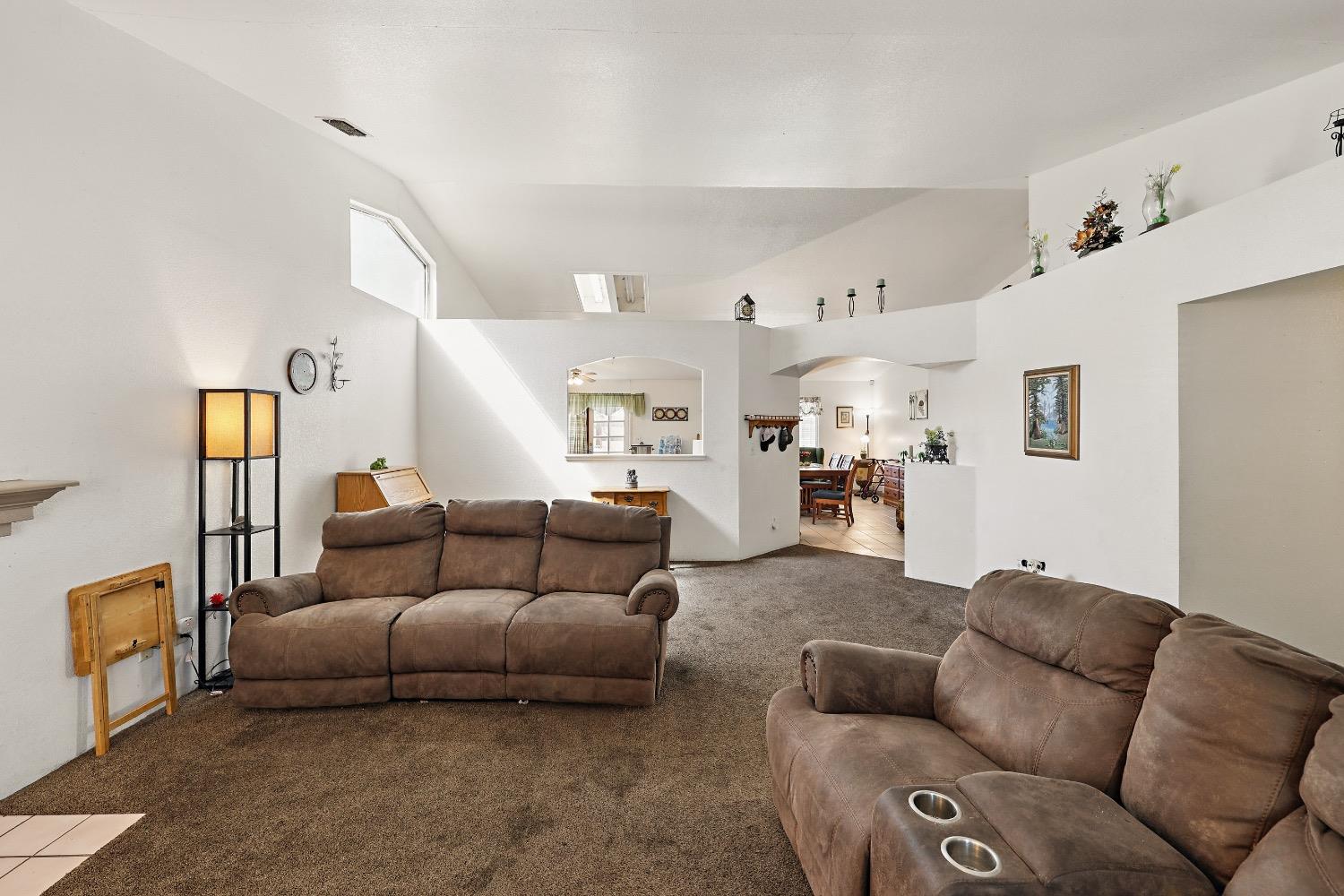 Detail Gallery Image 5 of 24 For 1482 Pintail Cir, Los Banos,  CA 93635 - 3 Beds | 2 Baths