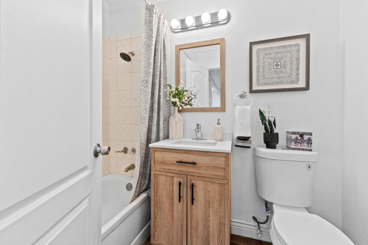 Detail Gallery Image 13 of 23 For 960 Anna St, West Sacramento,  CA 95605 - 3 Beds | 2 Baths