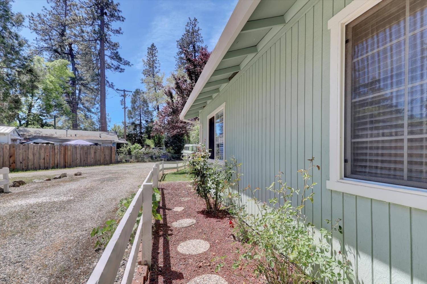 June Drive, Grass Valley, California image 42