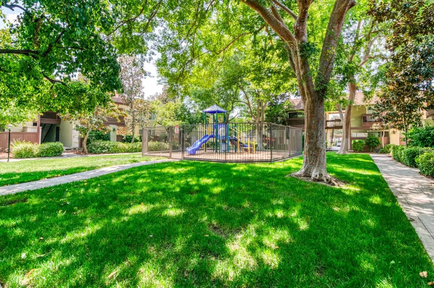 Detail Gallery Image 22 of 25 For 2881 Huntington Blvd #116,  Fresno,  CA 93721 - 1 Beds | 1 Baths