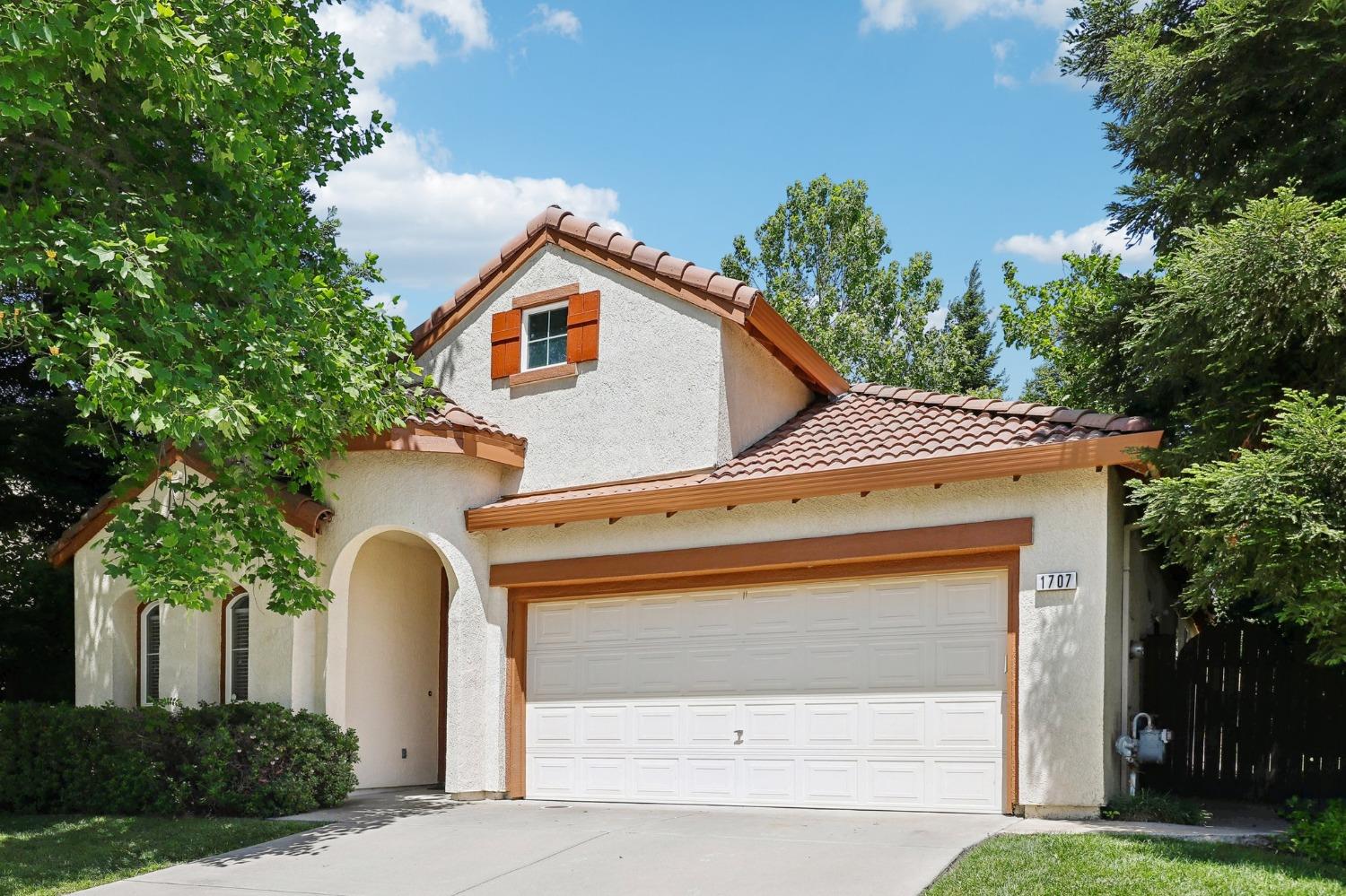 Detail Gallery Image 1 of 43 For 1707 Danbrook Dr, Sacramento,  CA 95835 - 3 Beds | 2 Baths