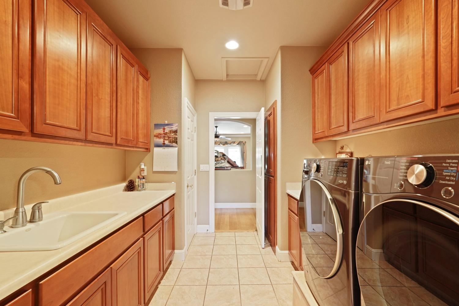 Detail Gallery Image 38 of 63 For 22947 N Samra Hayer Ln, Acampo,  CA 95220 - 4 Beds | 2/1 Baths