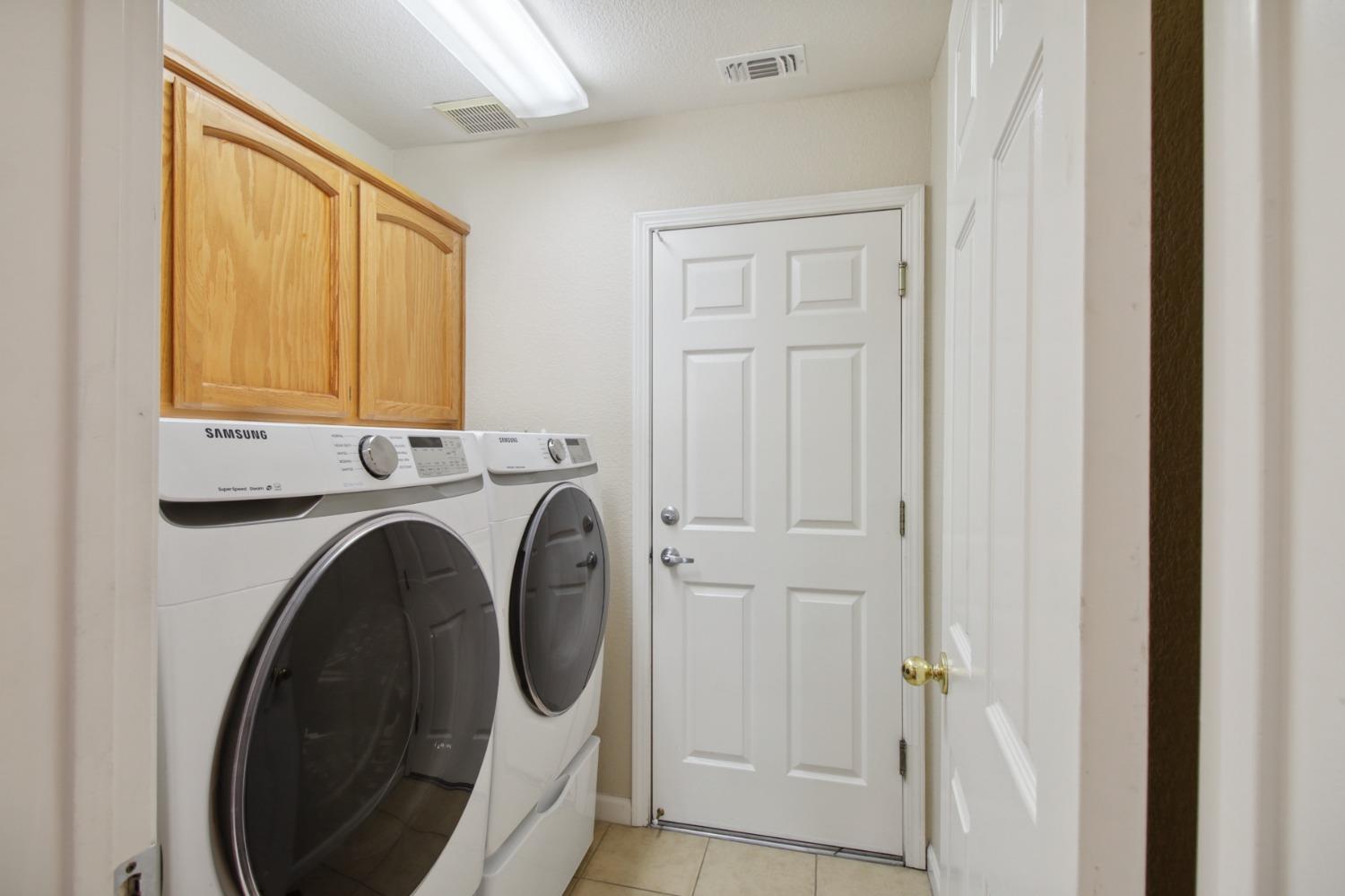 Detail Gallery Image 37 of 57 For 10092 Teddington Way, Elk Grove,  CA 95624 - 3 Beds | 2 Baths