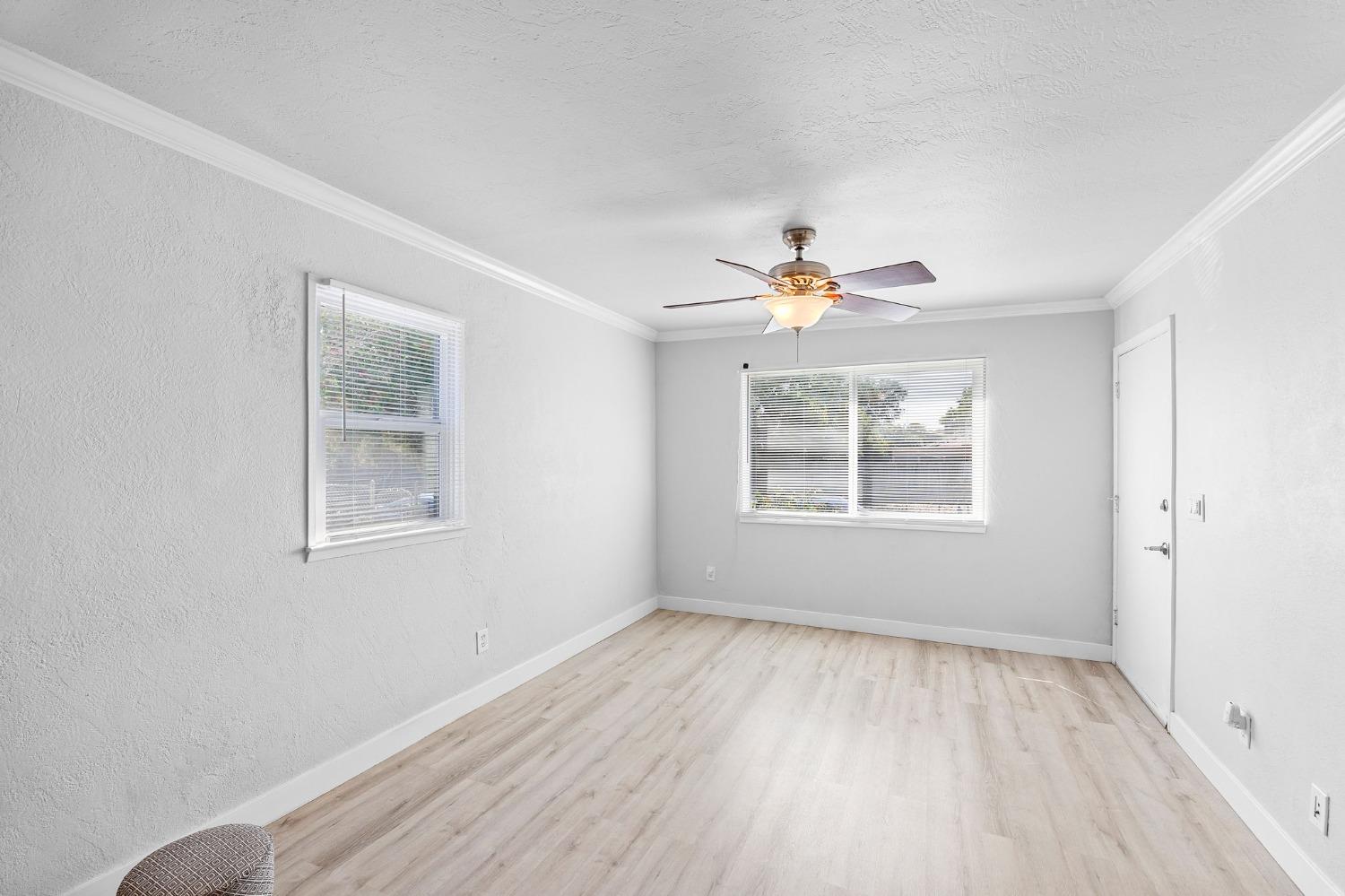 Detail Gallery Image 3 of 31 For 2604 Fairfield St, Sacramento,  CA 95815 - 2 Beds | 1 Baths