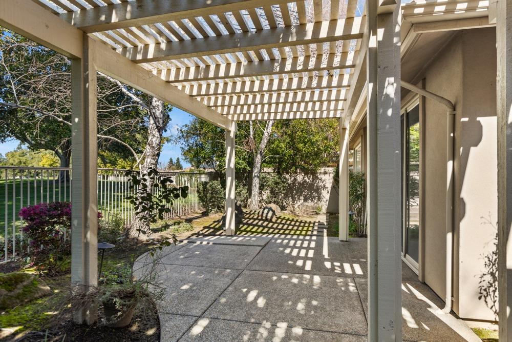 Detail Gallery Image 42 of 56 For 9608 Golf Course Ln, Elk Grove,  CA 95758 - 2 Beds | 2 Baths