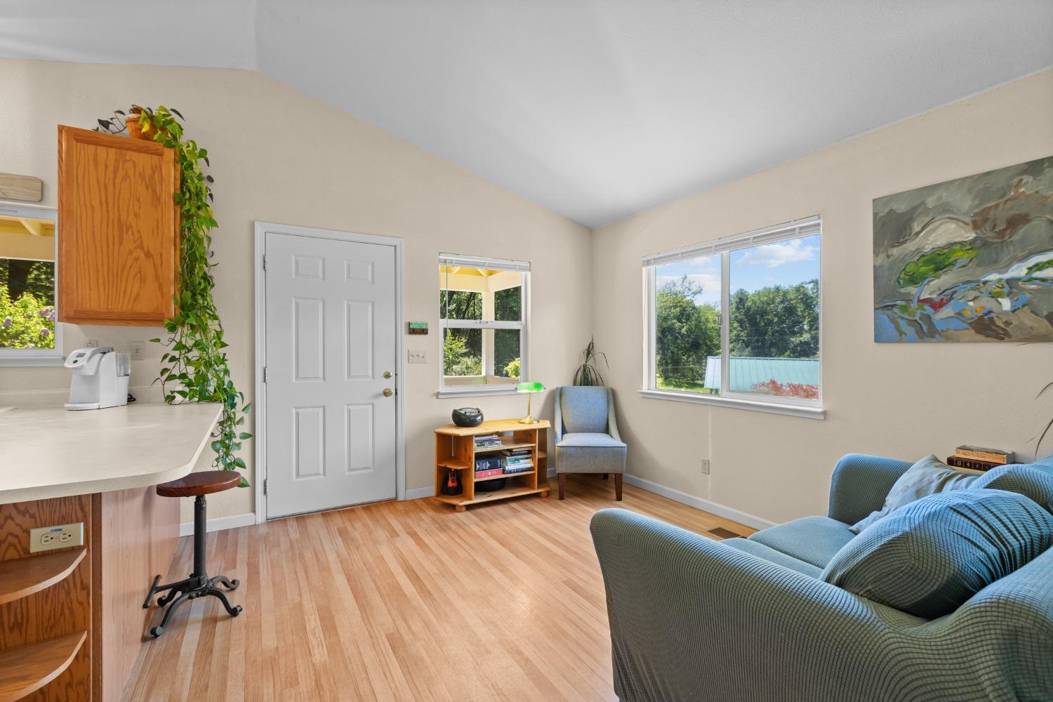 Detail Gallery Image 9 of 28 For 129 Snead Road, West Point,  CA 95255 - 1 Beds | 1 Baths