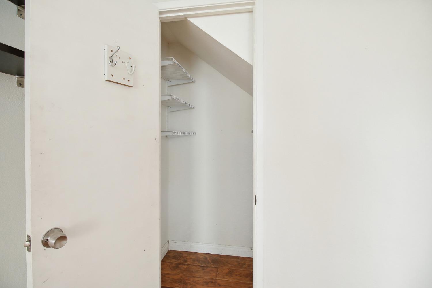 Photo #10: 225057692 Listing: Photo #10