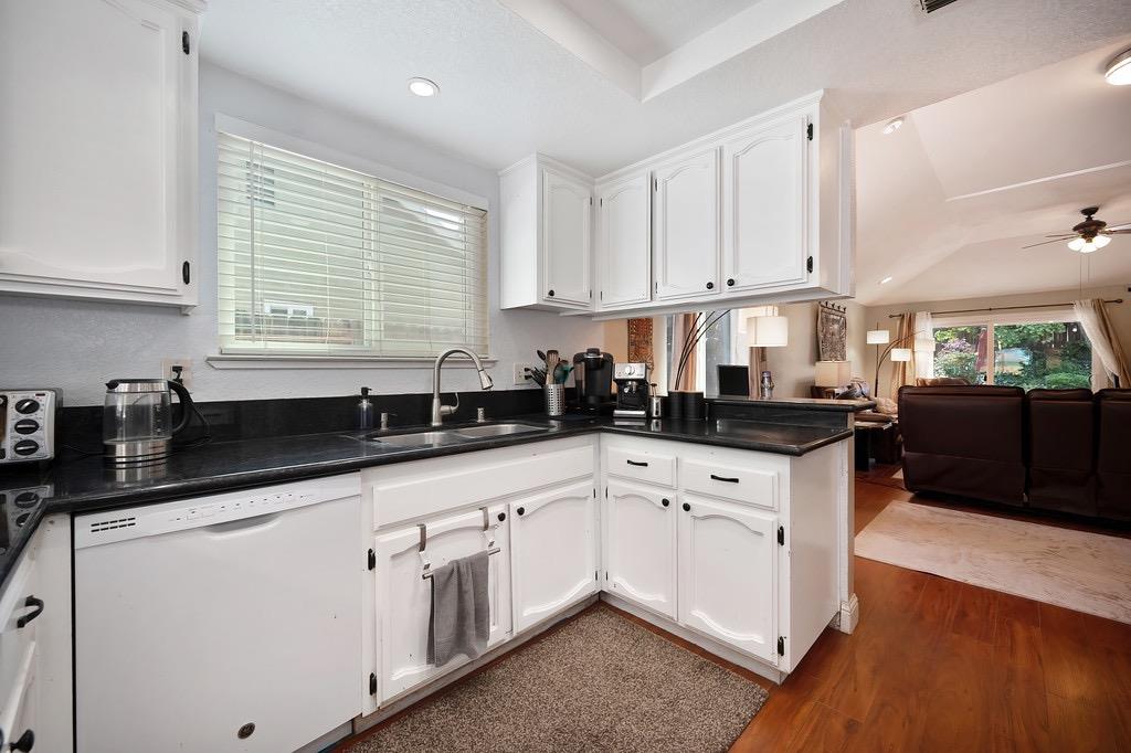 Detail Gallery Image 17 of 33 For 3928 Little Rock Dr, Antelope,  CA 95843 - 3 Beds | 2 Baths