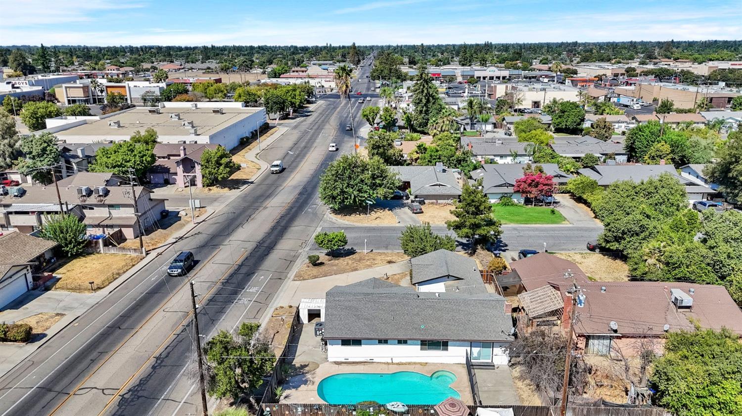Detail Gallery Image 38 of 39 For 2738 S Fairway Ct, Visalia,  CA 93277 - 4 Beds | 2/1 Baths