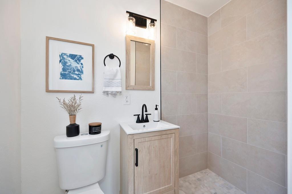 Detail Gallery Image 35 of 44 For 2517 Zinfandel Dr, Rancho Cordova,  CA 95670 - 3 Beds | 2 Baths