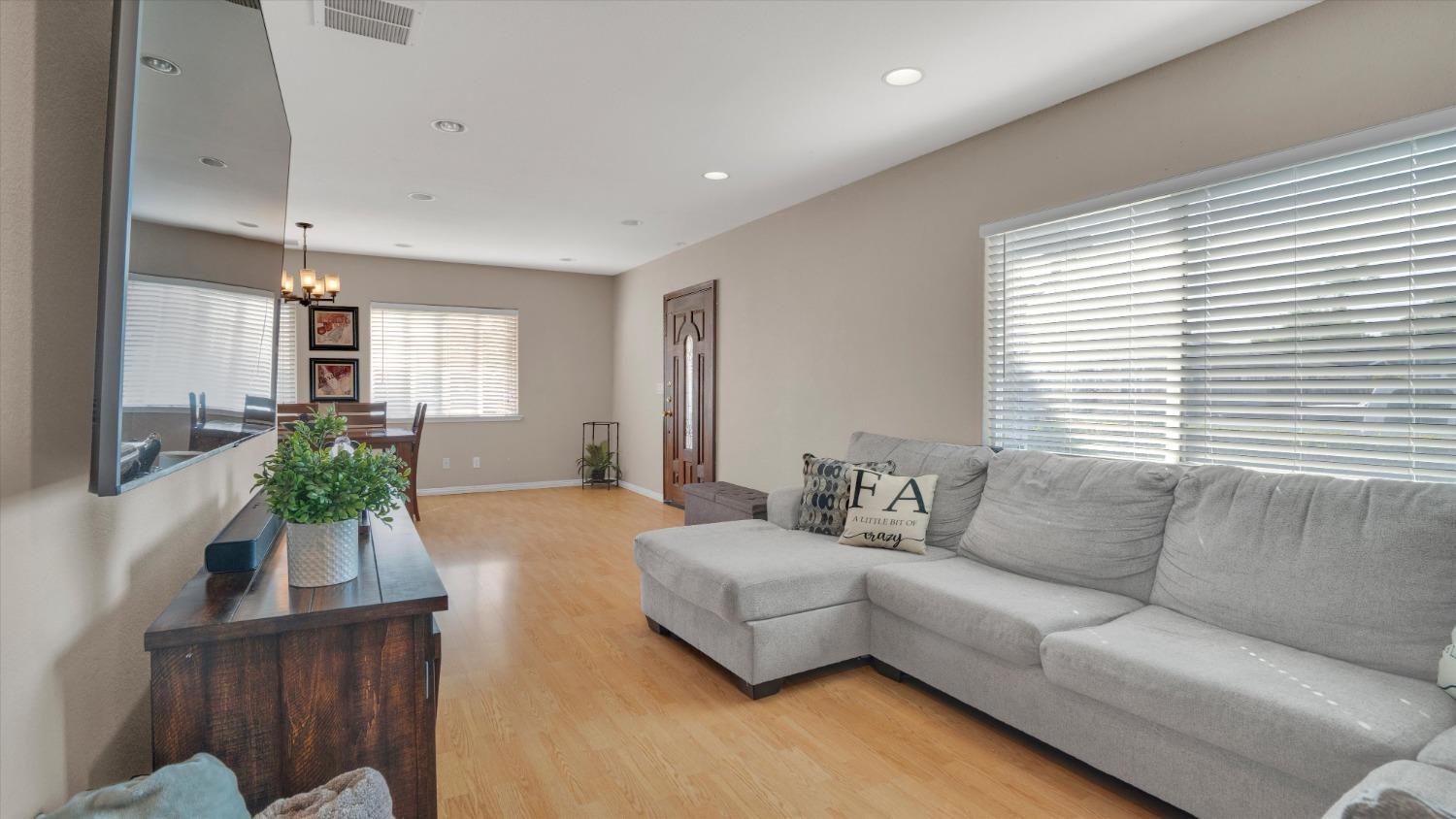Detail Gallery Image 3 of 19 For 1175 Whitton Ave, San Jose,  CA 95116 - 3 Beds | 3 Baths
