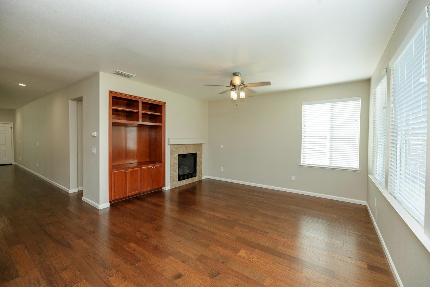 Detail Gallery Image 15 of 53 For 1466 Grand Oak Way, Oakdale,  CA 95361 - 5 Beds | 3 Baths