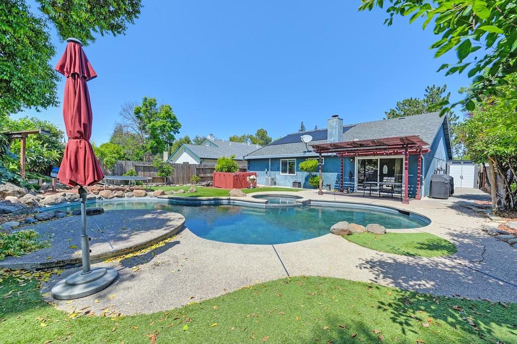 Detail Gallery Image 5 of 33 For 3928 Little Rock Dr, Antelope,  CA 95843 - 3 Beds | 2 Baths