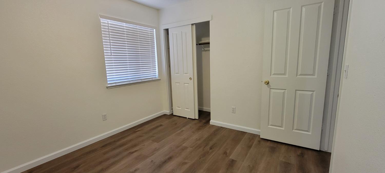 Detail Gallery Image 11 of 13 For 8239 Leesburg Way, Elk Grove,  CA 95624 - 3 Beds | 2 Baths