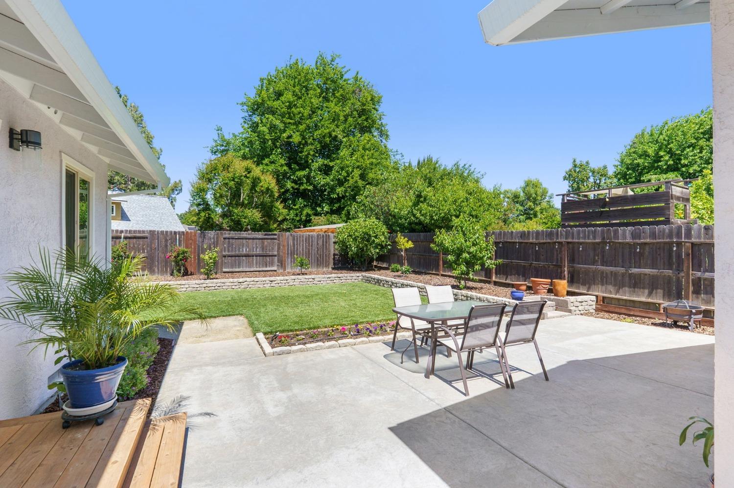 Detail Gallery Image 26 of 30 For 2821 Loyola Dr, Davis,  CA 95618 - 3 Beds | 2 Baths