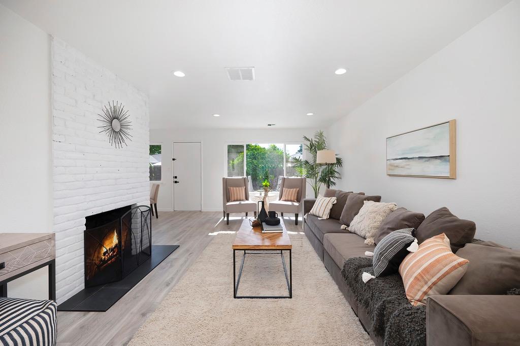 Detail Gallery Image 10 of 44 For 2517 Zinfandel Dr, Rancho Cordova,  CA 95670 - 3 Beds | 2 Baths