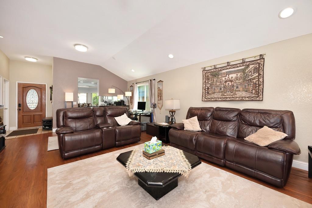 Detail Gallery Image 11 of 33 For 3928 Little Rock Dr, Antelope,  CA 95843 - 3 Beds | 2 Baths