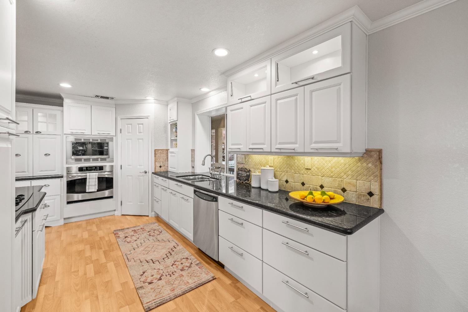 Detail Gallery Image 14 of 69 For 2060 Onion Flat, Cool,  CA 95614 - 4 Beds | 3 Baths